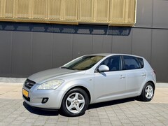 Kia Cee'd - 2.0 X-ecutive | Airco | LM velgen | AUX | Elektr ramen | Multf. stuur