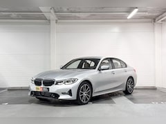 BMW 3-serie - Sedan 330i High Executive Edition | Sport Line | HiFi | Head-Up Display | Achteruitrijcame