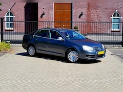 Volkswagen Jetta - 2.0 FSI Comfortline Business / Airco / 1e eigenaar / Dealer onderhouden / Cruise control