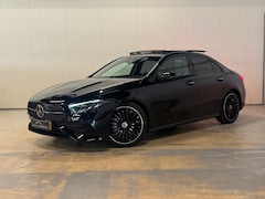 Mercedes-Benz A-klasse - 180 AMG Line | FACELIFT | NAP | PANO | NIGHT | AMBIANCE