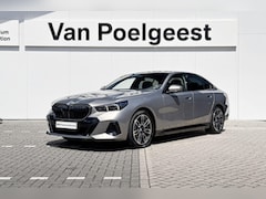 BMW 5-serie - Sedan 520i | Innovation Pack | M Sport | Travel Pack | Panoramadak | Huisselectie