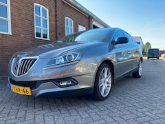Lancia Delta - 1.8-16V Di Oro Bj 2010, Xenon, Clima, Cruise , PDC inruil is mogelijk