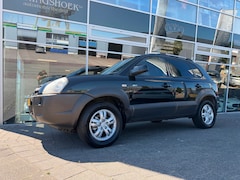 Hyundai Tucson - 2.7i V6 4WD Style