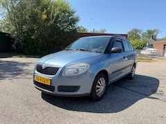 Skoda Fabia Combi - 1.2-12V Ambition Business Line Achteruit camera*Airco*Trekhaak*Elektrische ramen
