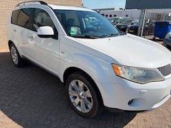 Mitsubishi Outlander - 2.4 Instyle 7 persoons automaat