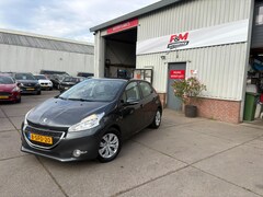 Peugeot 208 - 1.2 VTi Blue Lease Executive Airco, cruise, radio