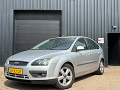 Ford Focus - 1.6-16V Futura-airco-1e eigenaar- dealer onderhouden