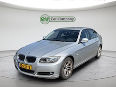 BMW 3-serie - 320i Business Line | 103k km NAP | Goed onderhouden | Parkeersensoren | Cruise Control | C