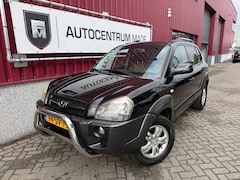 Hyundai Tucson - 2.0i Style World Cup edition // Leer // Clima // PDC // Trk.Hk