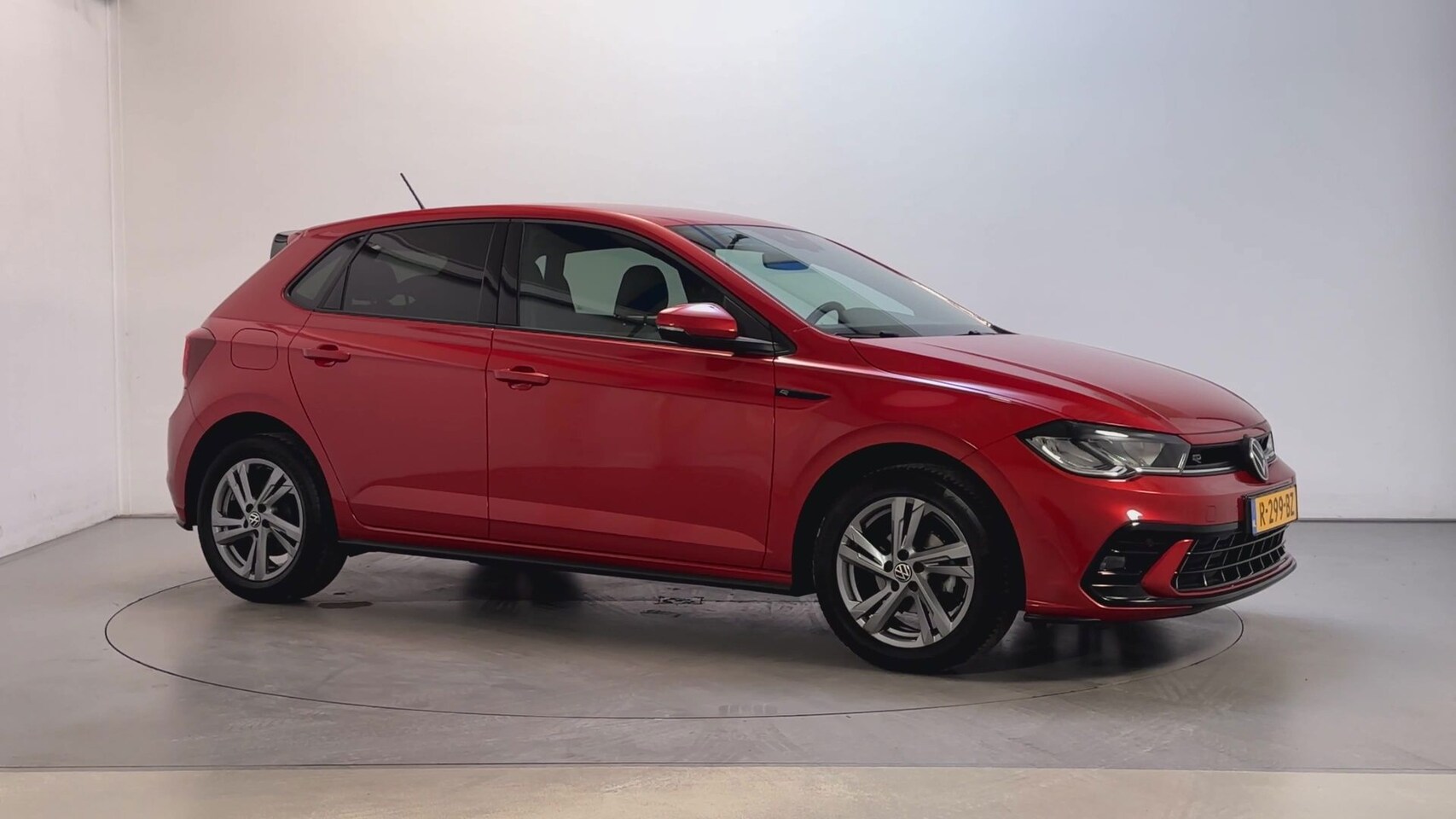 Volkswagen Polo - 1.0 TSI R-Line Camera Navigatie DAB+ Stoelverwarming Virtual Cockpit - AutoWereld.nl