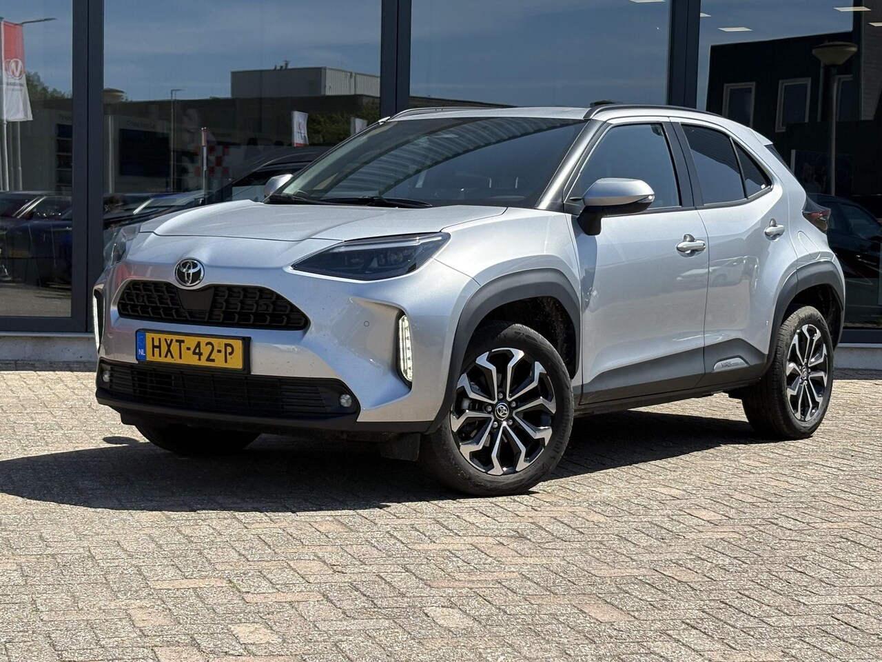 Toyota Yaris Cross - 1.5 Hybrid 115 Dynamic Met Comfortpakket - AutoWereld.nl