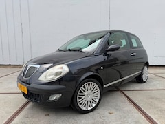 Lancia Y(psilon) - Ypsilon 1.4-16V Platino Leder - clima - lm velgen - isofix - Bose sound systeem - cruise c