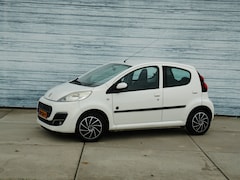 Peugeot 107 - 1.0 Envy Sport 5Dr Uitvoering Bluetooth Airco