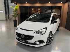 Opel Corsa - 1.6 Turbo OPC 207PK RECARO/CAMERA/LEER/LANE/APK