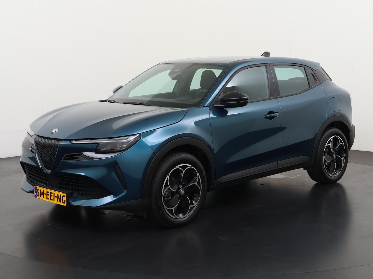 Alfa Romeo Junior - Elettrica 54 kWh | All-in 533,- Private Lease | Direct uit voorraad - AutoWereld.nl