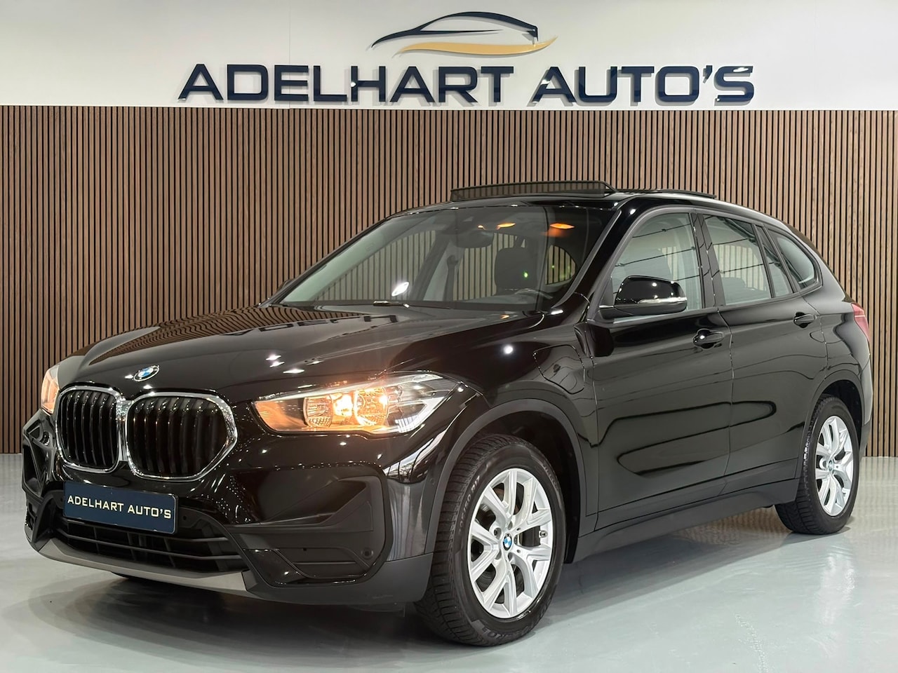 BMW X1 - XDrive25e eDrive Edition / Panorama dak / Cruise control / Navigatie full map / etc.. - AutoWereld.nl