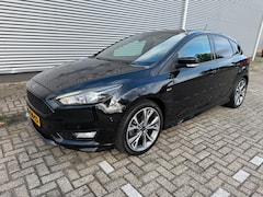 Ford Focus - 1.5 Titanium ST-line, stoel/stuurverwarming, Navigatie, clima, parkeersensoren/Camera