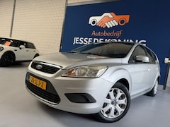Ford Focus Wagon - 1.6 Trend /bj.2009 / kleur: grijs / airco / trekhaak / cruise control / stereo / NAP met 2