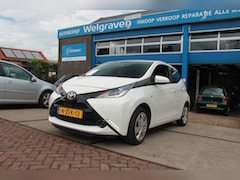 Toyota Aygo - 1.0 VVT-i x-play camara nwe.koppeling 59000km