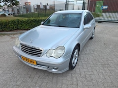 Mercedes-Benz C-klasse - 200 K. Avantgarde SPORT PDC LEDER CRUISE