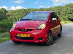 Toyota Aygo - 1.0-12V Access | Nwe APK + 5 Deurs Nu € 1.975,