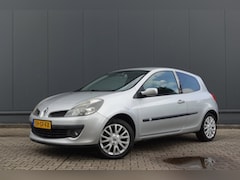 Renault Clio - 1.6-16V Dynamique Luxe