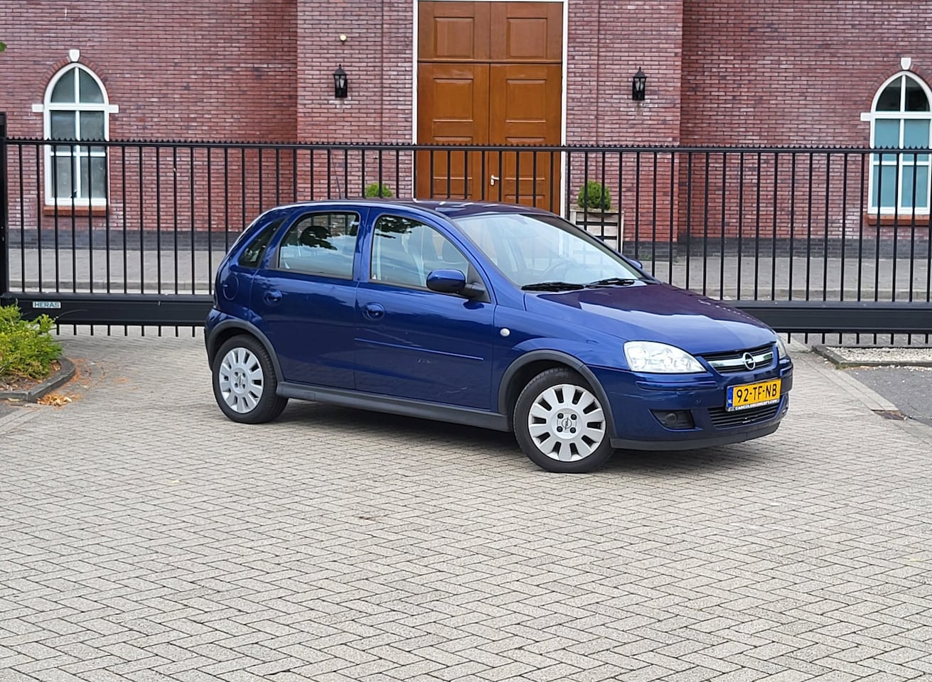 Opel Corsa - 1.2-16V Silverline / Airco / Nap / 5 Drs / Nieuwe Apk / Elektrische ramen - AutoWereld.nl