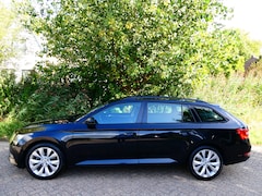 Skoda Superb Combi - 1.4 TSI Active 125pk 1e eig. Clima Navi Trekhaak 1600kg