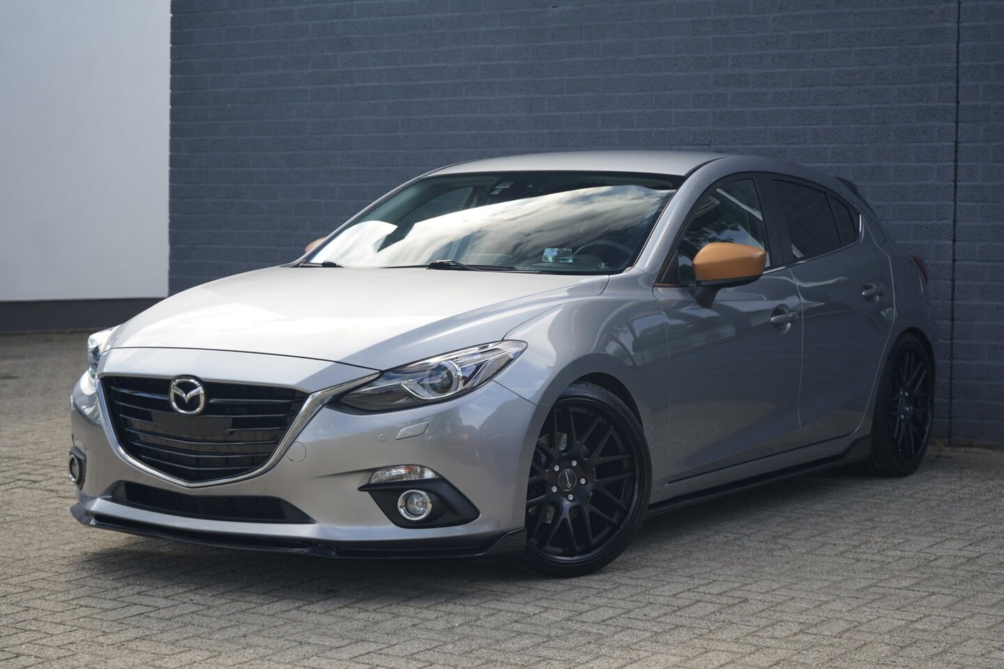 Mazda 3 - 2.0 GT-M 2.0 GT-M 165pk, H&R, 19 inch, ATH Bodykit + uitlaat! - AutoWereld.nl