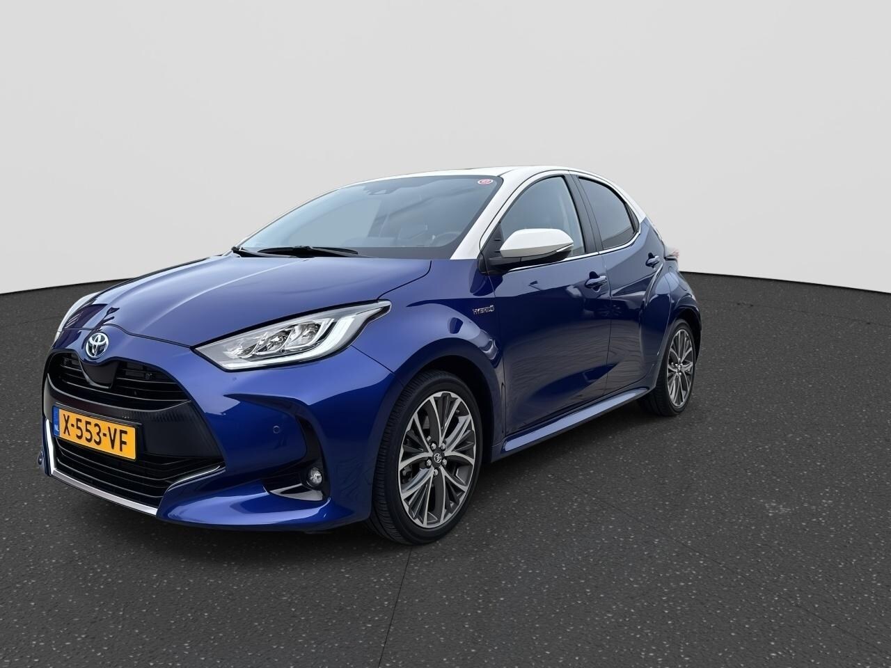 Toyota Yaris - 1.5 Hybrid Executive | Rijklaar | Two-Tone | Lederen Bekleding | Head-up Display | - AutoWereld.nl