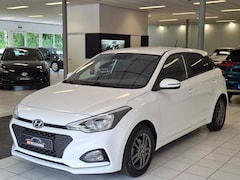 Hyundai i20 - 1.2 4 Cilinder Cruise/Bluetooth/PDC/Stoel en stuurverwarming
