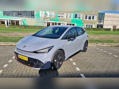 CUPRA Born - Business One 204 pk Soh 93 % Car Play 30 dec 2021