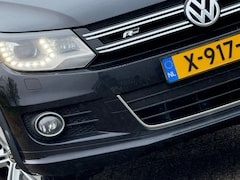 Volkswagen Tiguan - 2.0 TSI 4Motion R-Line Automaat - Black Pearl - Panorama/Leder - Topstaat
