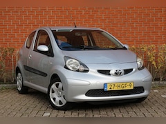 Toyota Aygo - 1.0-12V 68pk + | NL-auto | Airco | Elek. ramen | Radio/CD | Bumpers in kleur | Centr. deur