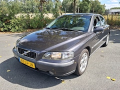 Volvo S60 - 2.4 LEUKE AUTO RIJDT EN SCHAKELT GOED