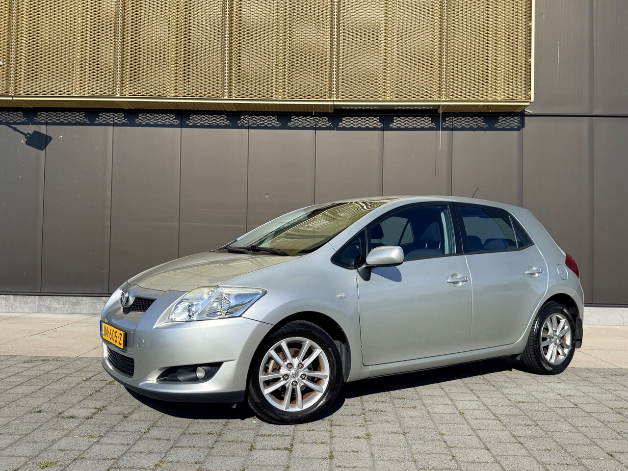 Toyota Auris - 1.6-16V Sol | Airco | Multifunct stuur | Elektr ramen | 5 - deurs | winterbandset - AutoWereld.nl