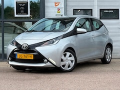 Toyota Aygo - 1.0 VVT-i x-play| CARPLAY| CAMERA| NAVI