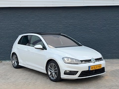 Volkswagen Golf - 1.4 TSI R-line PANO/DSG/LED