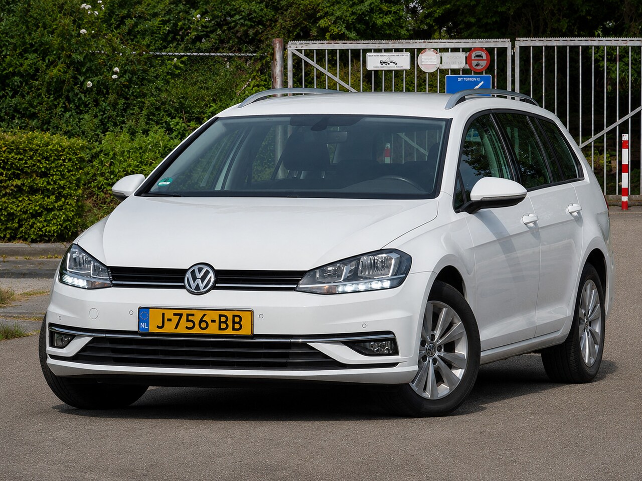 Volkswagen Golf Variant - 1.6 TDI 1-EIGENAAR NAP/NAVI/CAMERA - AutoWereld.nl