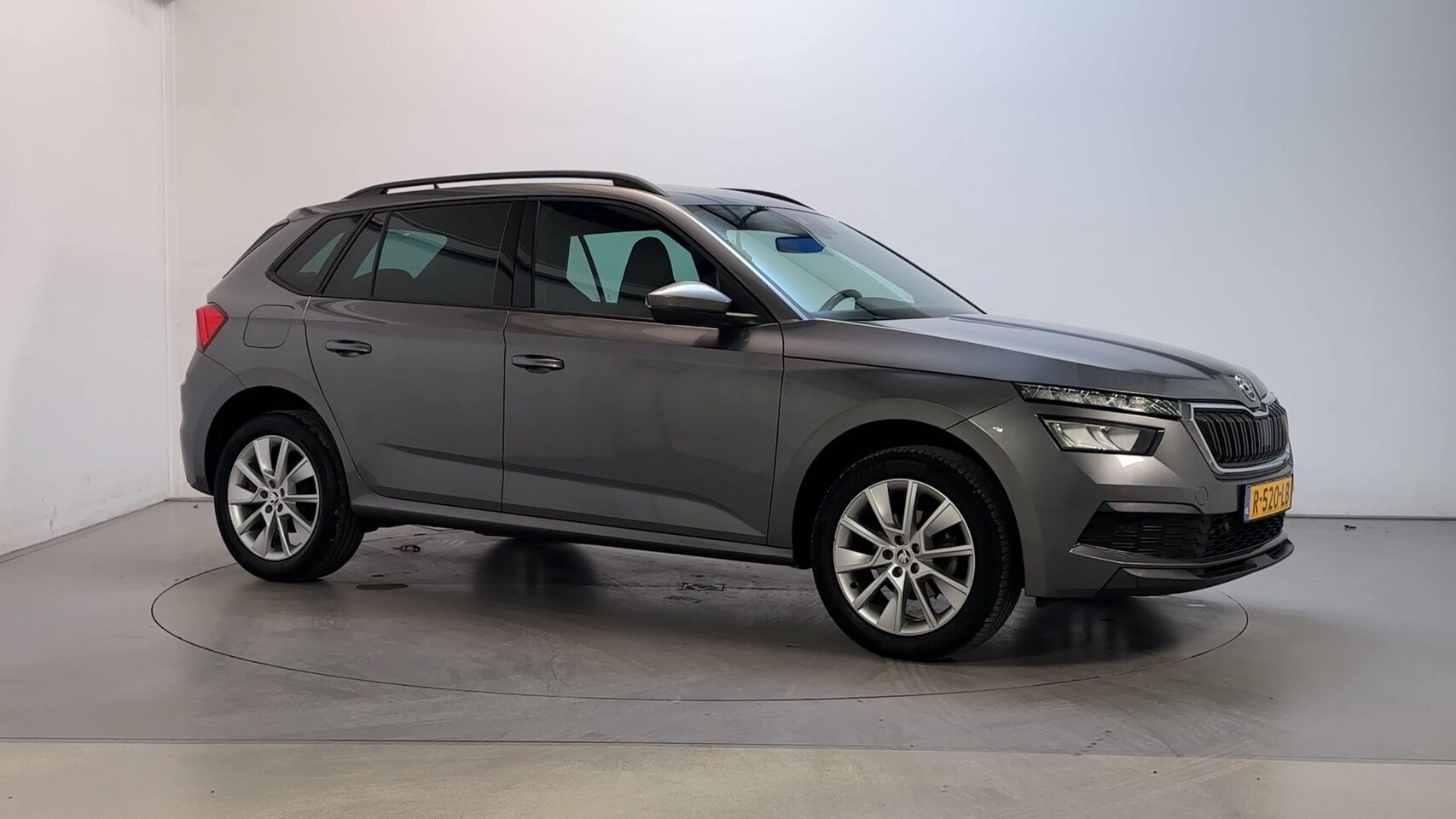 Skoda Kamiq - 1.0 TSI Sport Business Virtual Cockpit Trekhaak Parkeersensoren App-Connect Stoelverwarmin - AutoWereld.nl