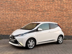 Toyota Aygo - 1.0 VVT-i x Airco Camera Led Bluetooth