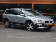 Volvo XC70 - 2.4 D5 Nordic+ AWD | Panoramadak | Stoelverwarming | 2e Eigenaar | Elektrische stoelen |