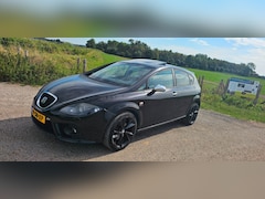 SEAT Leon - 2.0 TFSI Sport-up 2e eigenaar nl auto lage km stand