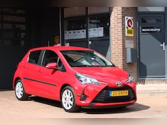 Toyota Yaris - 1.0 VVT-i Active // Navigatie // Camera // All season banden