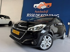 Peugeot 208 - 1.2 PureTech Signature / bj.2019 / kleur: zwart/ navigatie/airco/sportvelgen/nieuwe distri