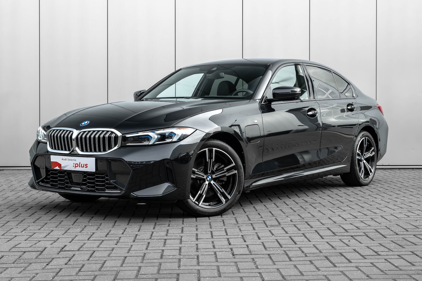 BMW 3-serie - 330e xDrive M Sport Edition 292PK | | 360 camera | Laser LED Koplampen | Ledere Bekleding - AutoWereld.nl