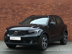 Volvo XC40 - B4 Plus Dark | Trekhaak | Verwarmbare voorstoelen en stuurwiel | Adaptieve cruise control