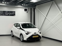 Toyota Aygo - 1.0 VVT-i X-PLAY LIMITED CarPlay/Android/Camera/ LED/MultiMedia/Touchscreen/ El.ramen/El.s