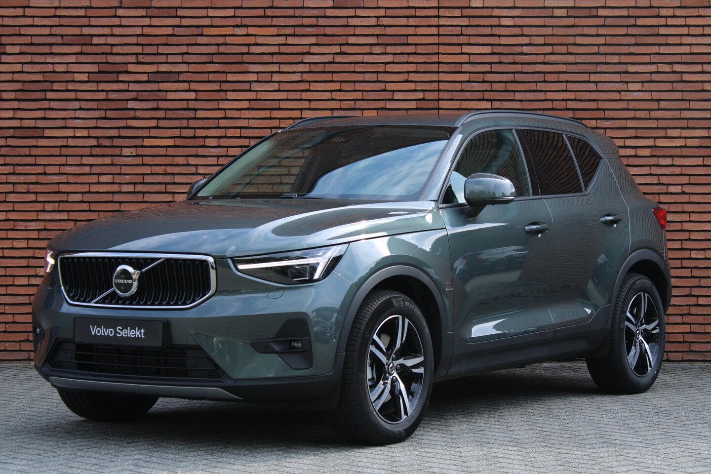 Volvo XC40 - B3 Business Edition | Demo deal | 360 Graden Camera | Adaptieve Cruise Control | Harman Ka - AutoWereld.nl