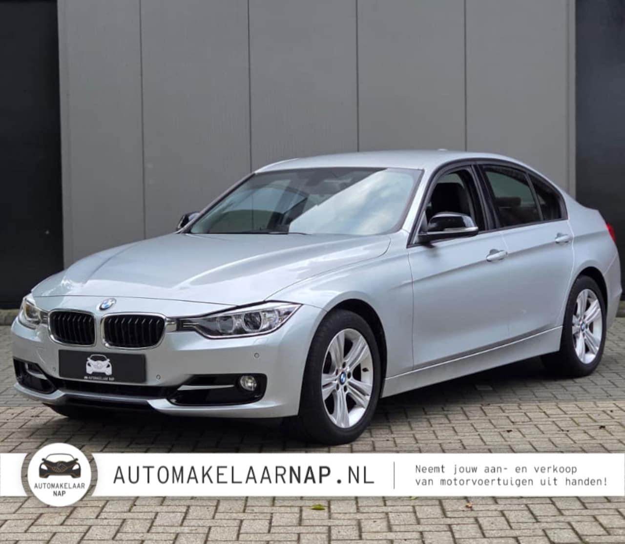 BMW 3-serie - 320i High Executive / HEAD-UP / Org. NL / 184 PK! / - AutoWereld.nl